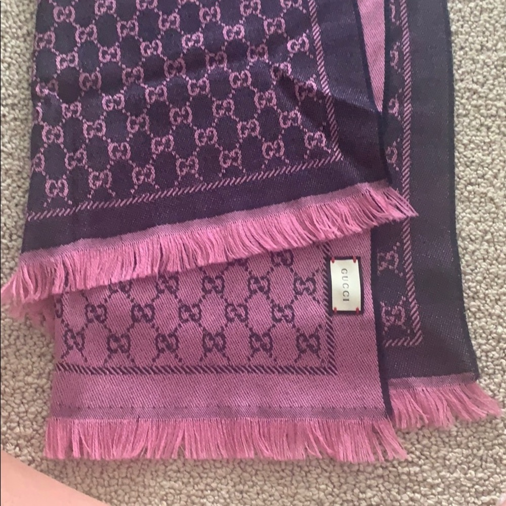 Gucci scarf